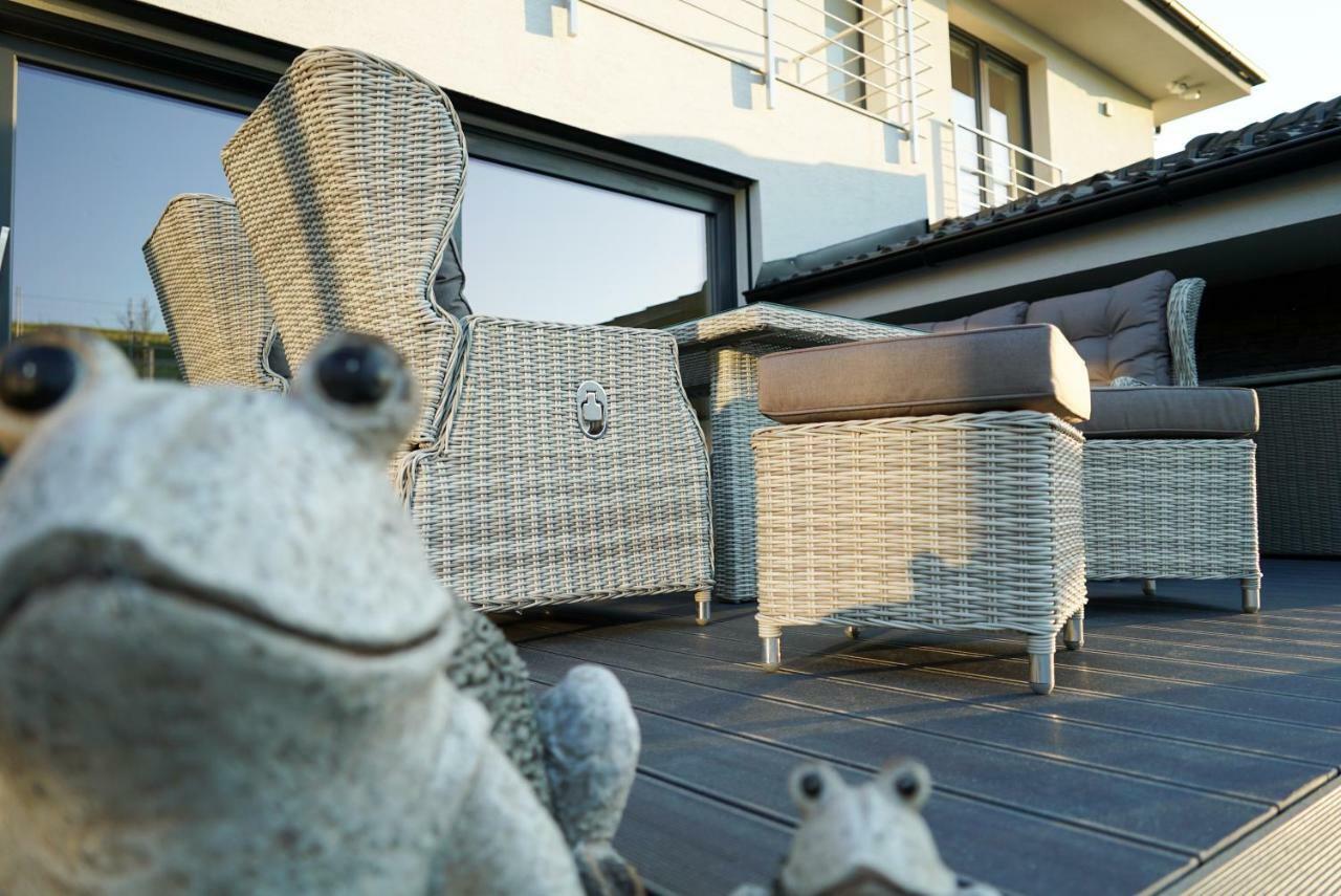 Luxury Villa Moravany nad Vahom Экстерьер фото