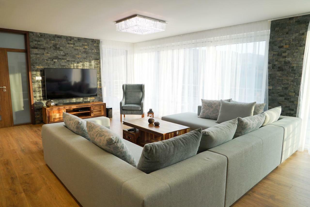 Luxury Villa Moravany nad Vahom Экстерьер фото