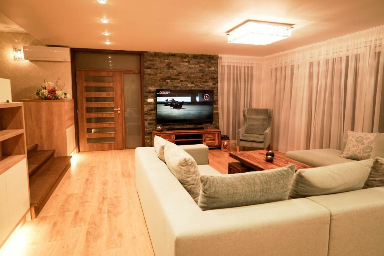 Luxury Villa Moravany nad Vahom Экстерьер фото